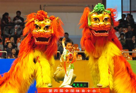 La Sinfonia del Leone e l'irresistibile danza dei colori!