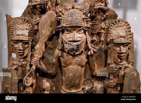   Il Palazzo Reale di Benin, un trionfo di dettagli e simbolismo!